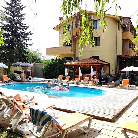 Family Hotel IV ヴェリングラード エクステリア 写真